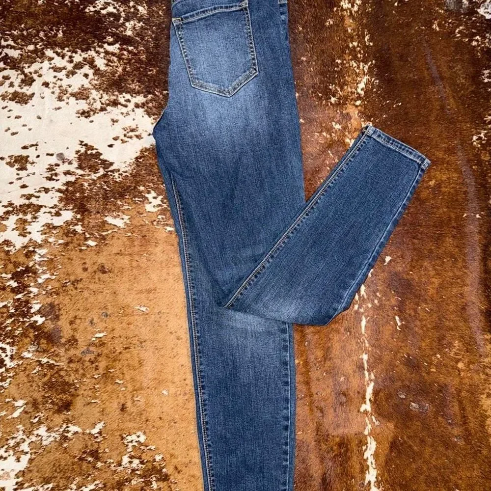 Sneak Peek Women's Blue skinny Jeans size 9